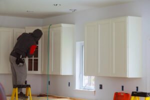 Read more about the article Guide to Choosing Cabinet Paint Finishes That Match Your Hardware