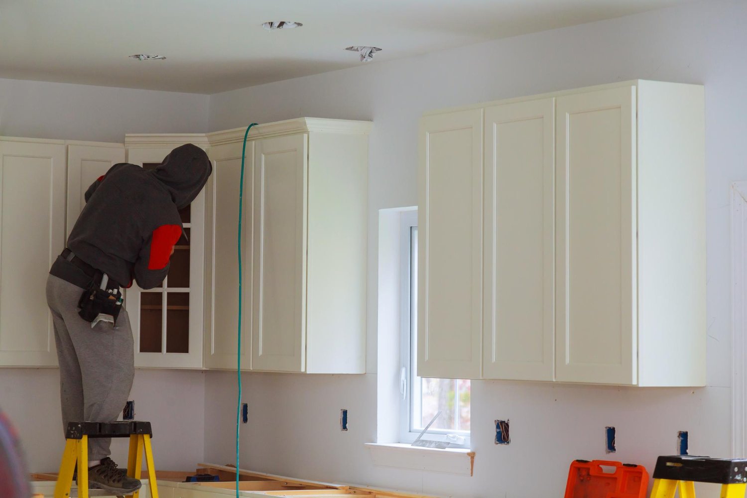 You are currently viewing Guide to Choosing Cabinet Paint Finishes That Match Your Hardware