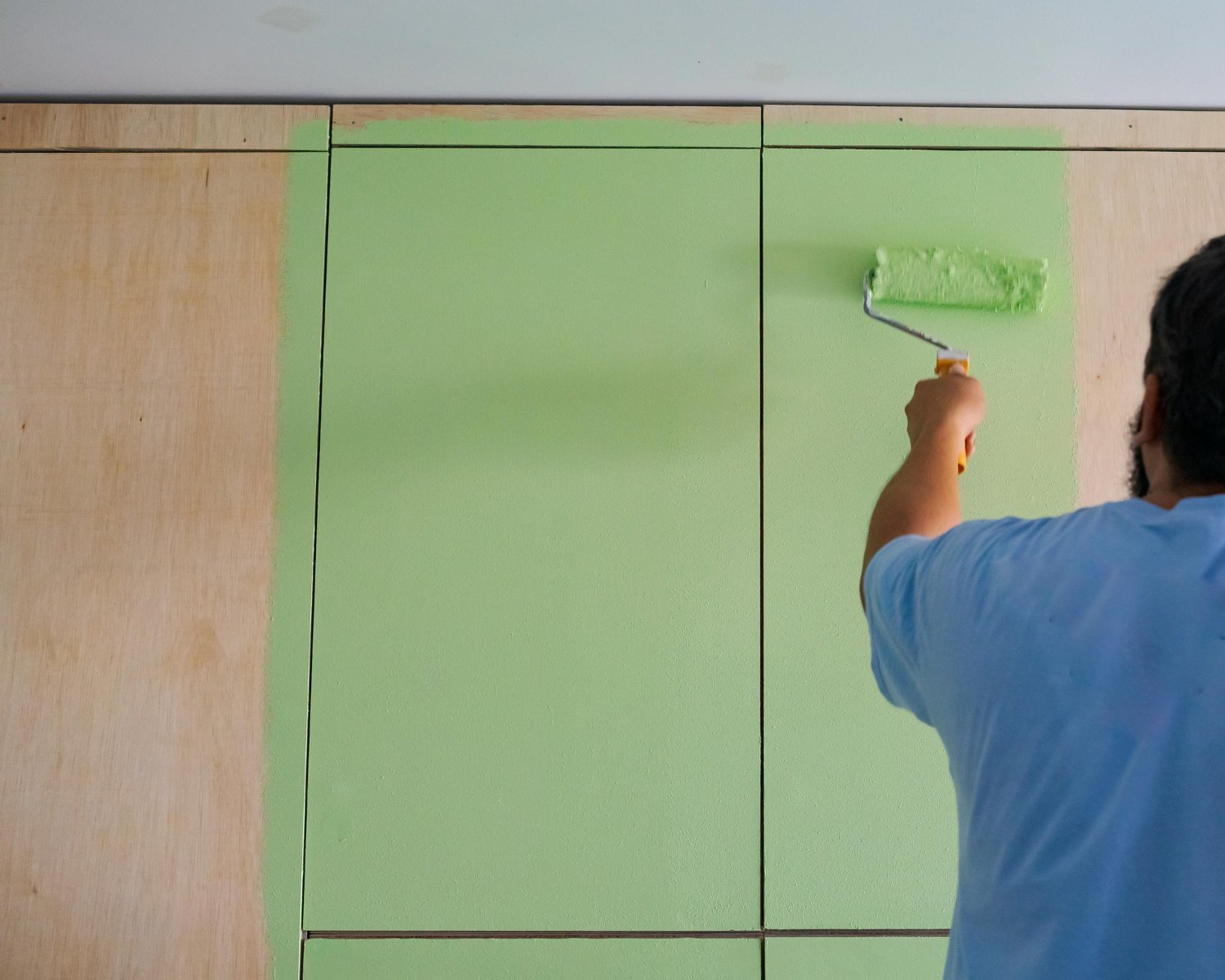 You are currently viewing Cabinet Painting in Tacoma, WA: Is It Worth It vs. Cabinet Replacement?